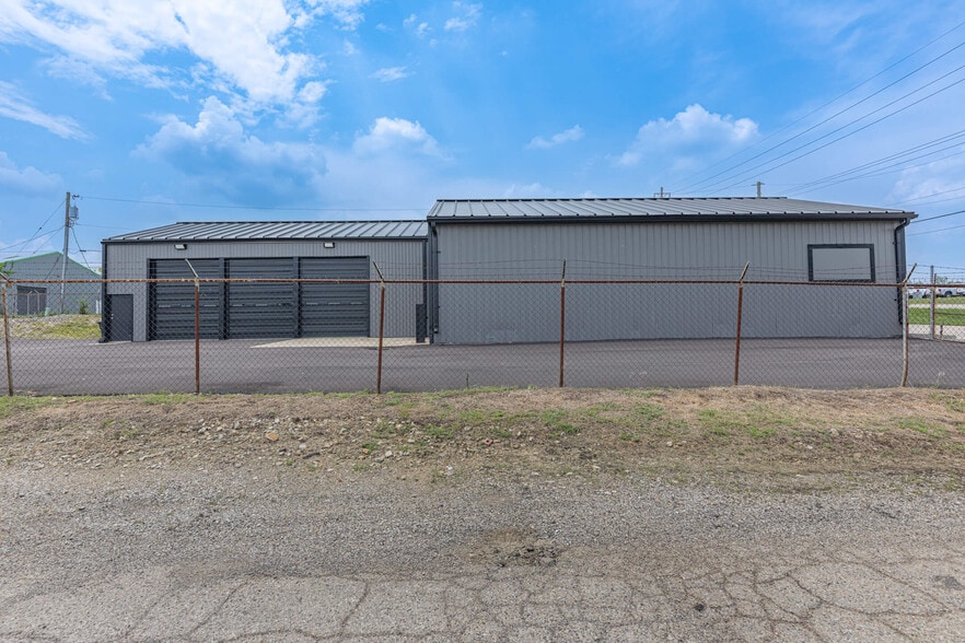 More Photos Of 2710 Needmore Rd, Dayton Service For Lease