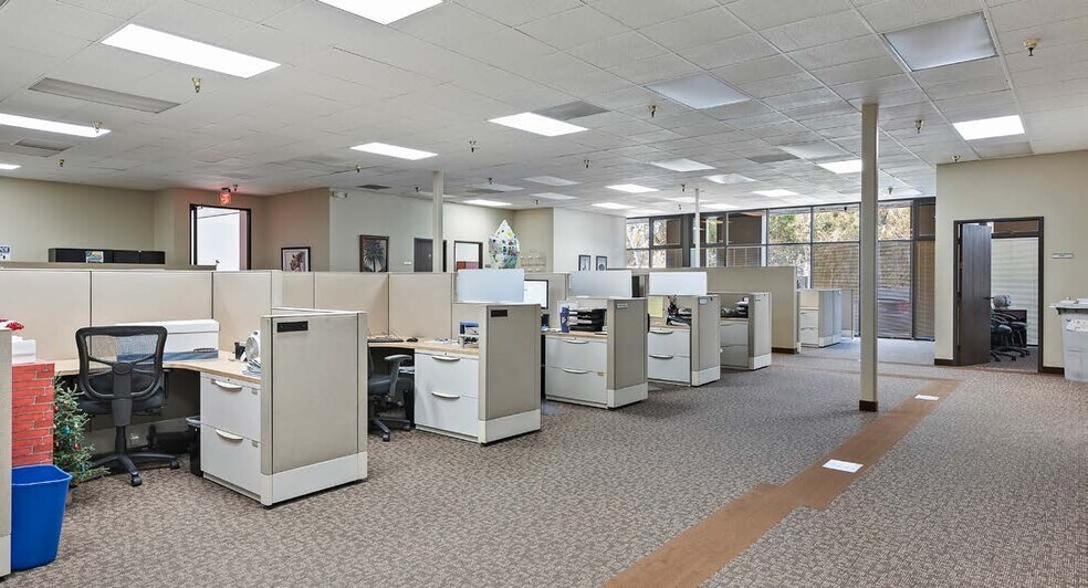 More Photos Of 9745-9747 Businesspark Ave, San Diego Research And Development For Lease