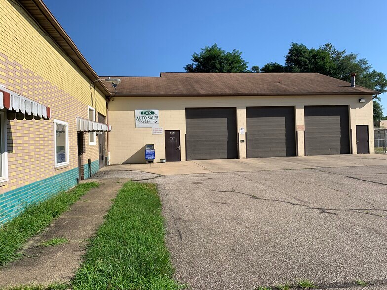 More Photos Of 313 Boyle St, Akron Specialty For Lease