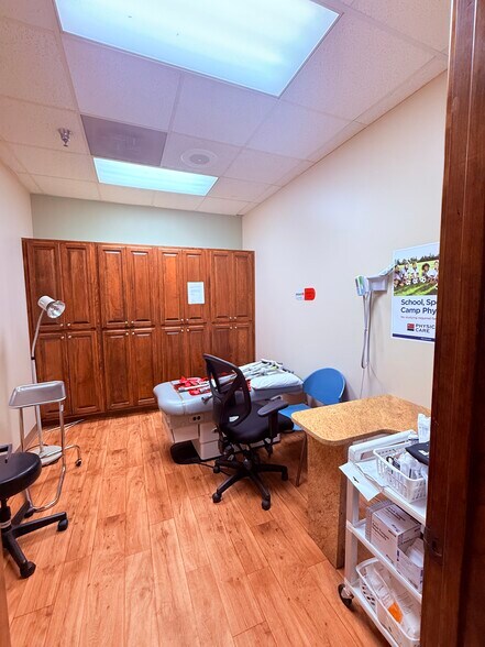 More Photos Of 2021 Hamilton Place Blvd, Chattanooga Medical For Lease
