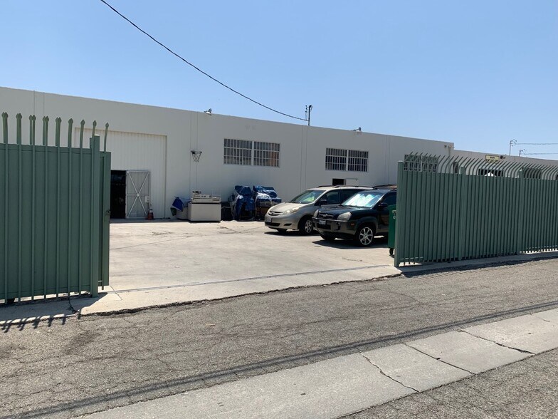 More Photos Of 15505-15515 Minnesota Ave, Paramount Warehouse For Lease