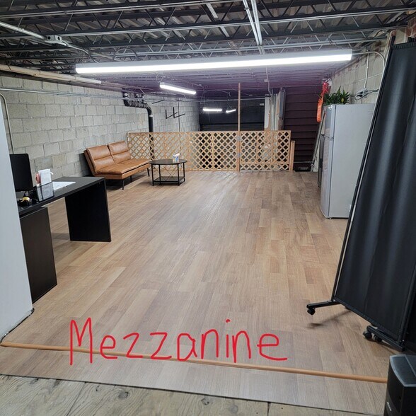 More Photos Of 251 52nd St, Brooklyn Warehouse For Lease