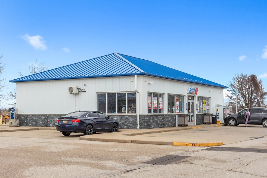 More Photos Of 7484 Westside Saginaw Rd, Bay City Service Station For Sale