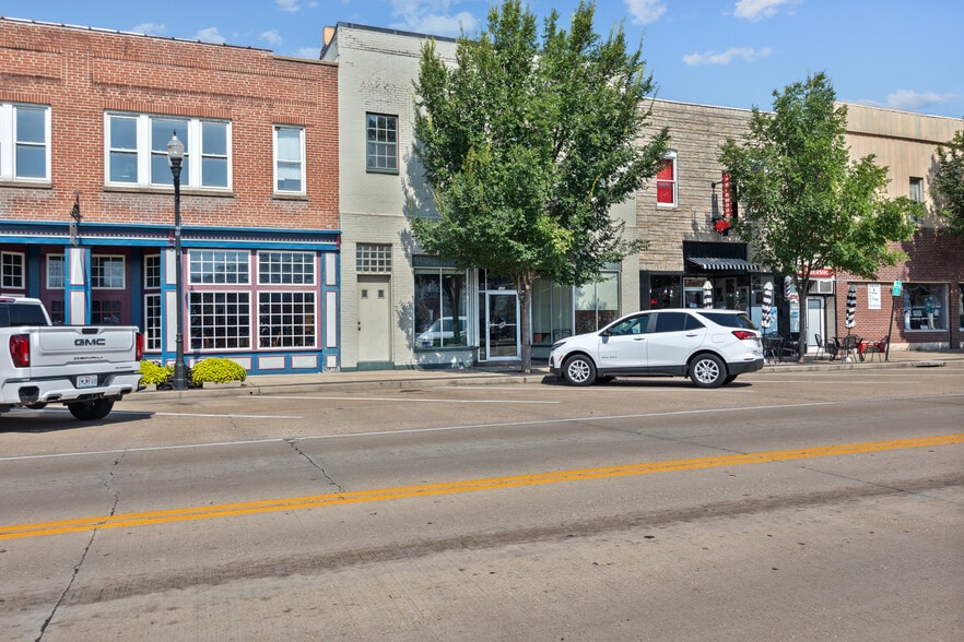 Primary Photo Of 120 N Main St, De Soto Storefront Retail Residential For Sale