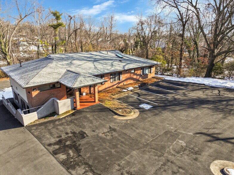 More Photos Of 1502 Featherstone Rd, Woodbridge Medical For Sale