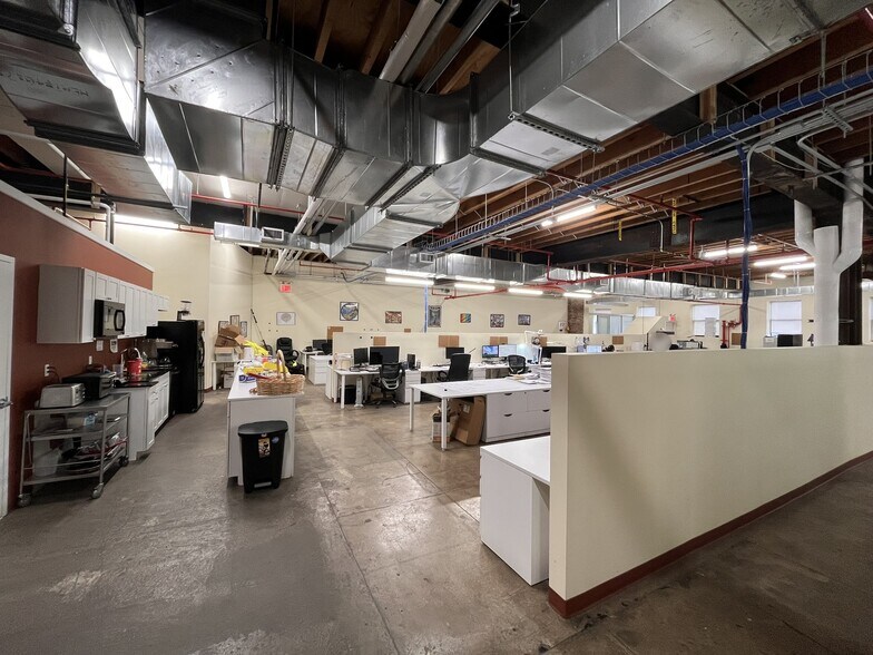 More Photos Of 1431 Cromwell Ave, Bronx Industrial For Sale