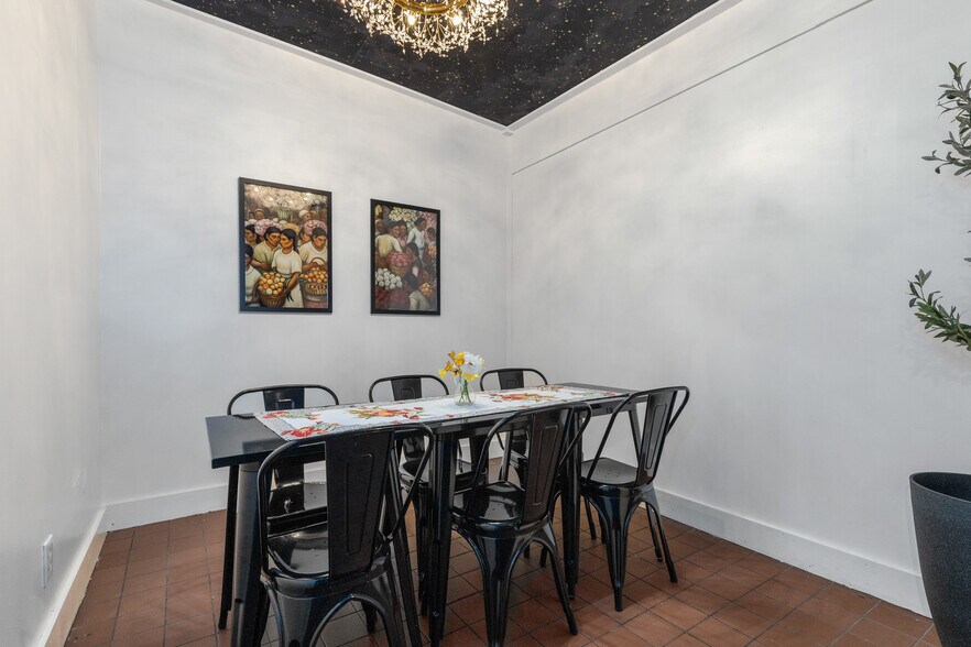 More Photos Of 8501 El Camino Real, Atascadero Restaurant For Sale