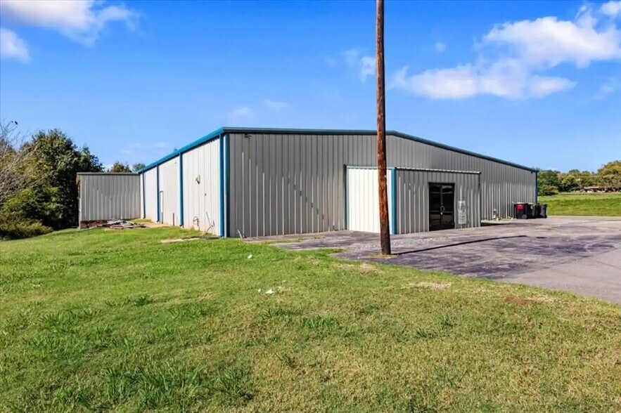 More Photos Of 401 I-30, Winfield Warehouse For Sale