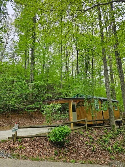 More Photos Of 88 Lower Mountain Creek Rd, Robbinsville Trailer Camper Park For Sale