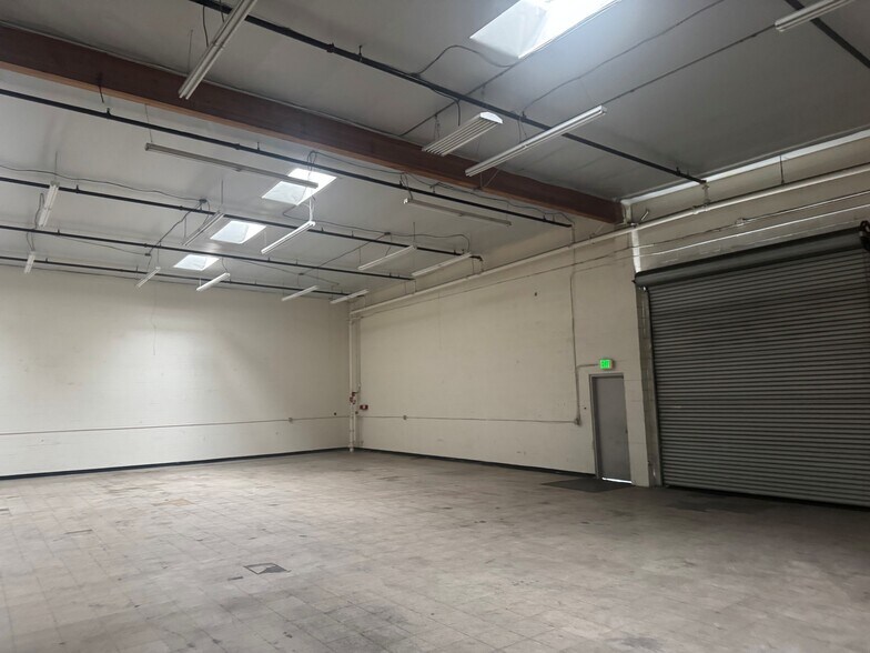 More Photos Of 10941 Chestnut Ave, Stanton Light Manufacturing For Lease