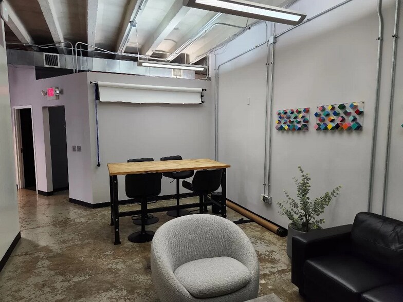 More Photos Of 1307 W Morehead St, Charlotte Office For Lease