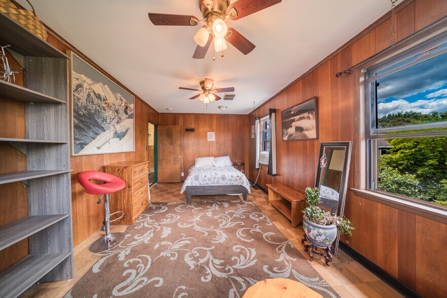 More Photos Of 406-408 Kirkpatrick St, Syracuse Freestanding For Sale