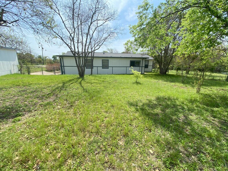 More Photos Of 4806 Pecan Springs Rd, Austin Land For Sale