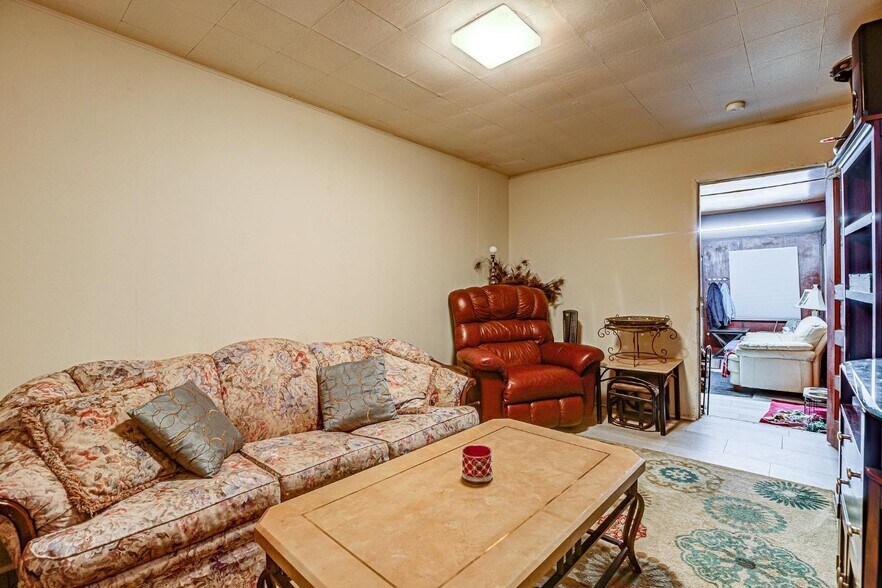 More Photos Of 216 E Main St, Batavia Storefront Retail Residential For Sale