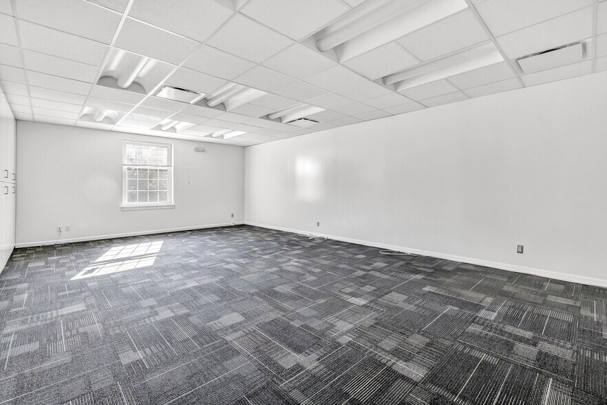 More Photos Of 450 Monroe Tpke, Monroe Unknown For Lease