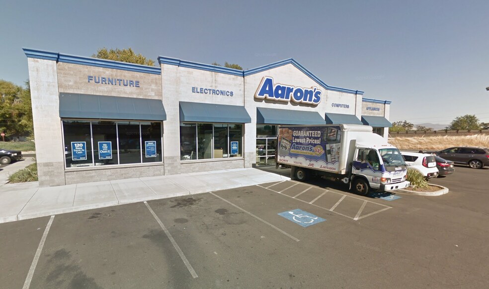 More Photos Of 3560 W 6th St, The Dalles Freestanding For Lease