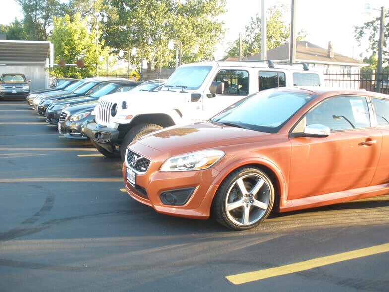 More Photos Of 1109-1111 Westport Rd, Kansas City Auto Dealership For Sale
