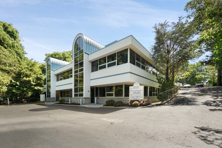 More Photos Of 449 N State Rd, Briarcliff Manor Village Medical For Lease