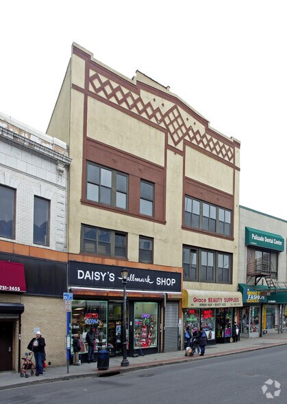 More Photos Of 6-8 N Broadway, Yonkers General Retail For Sale
