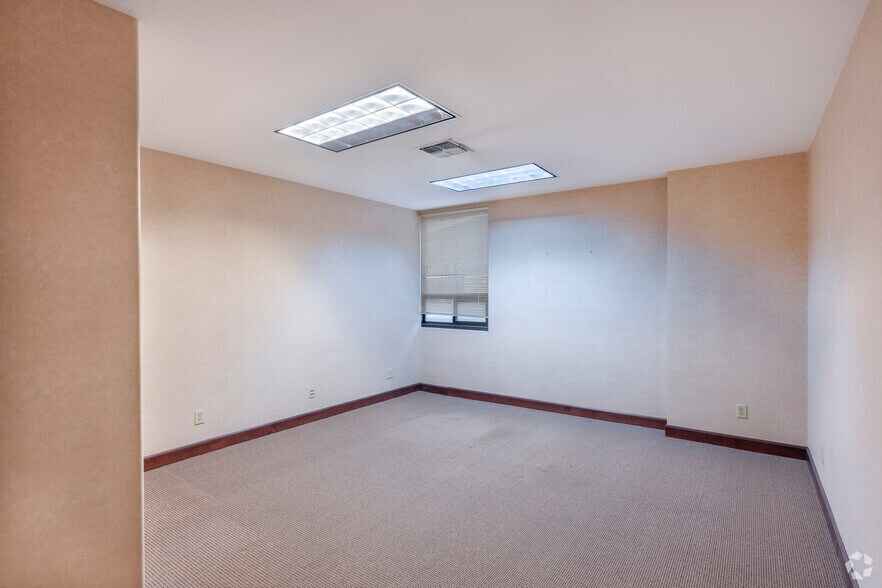 More Photos Of 218-222 California Ave, Reno Office For Sale