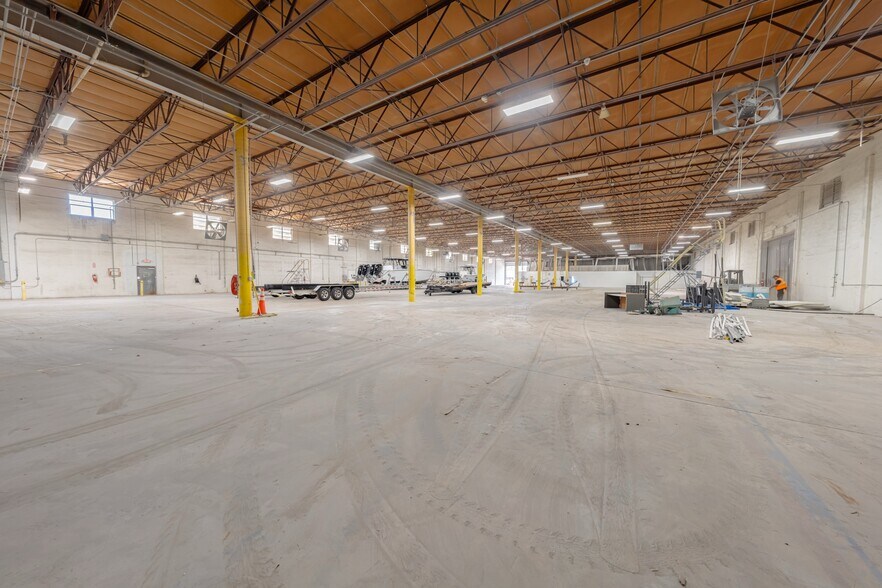 More Photos Of 13185 NW 47th Ave, Opa-locka Warehouse For Lease