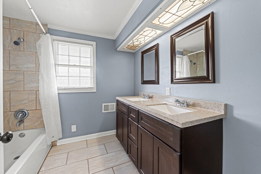More Photos Of 6060 US Highway 51 N, Millington Flex For Sale