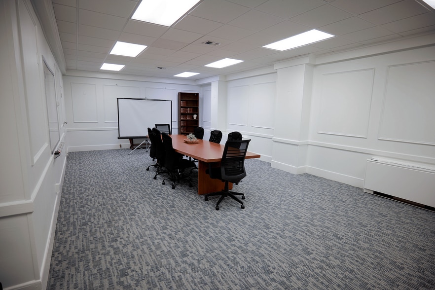 More Photos Of 1062 E Lancaster Ave, Bryn Mawr Apartments For Lease