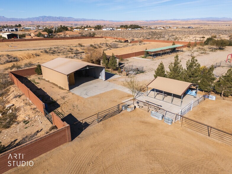More Photos Of 3767 S Scenic Blvd, Littlefield Flex For Sale