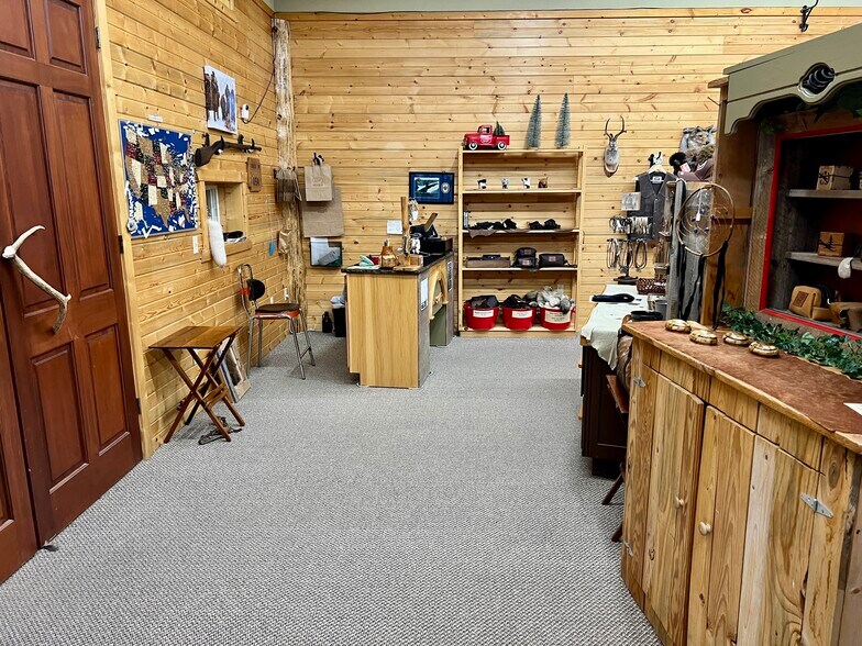 More Photos Of 626 Richards St, Thermopolis Freestanding For Sale