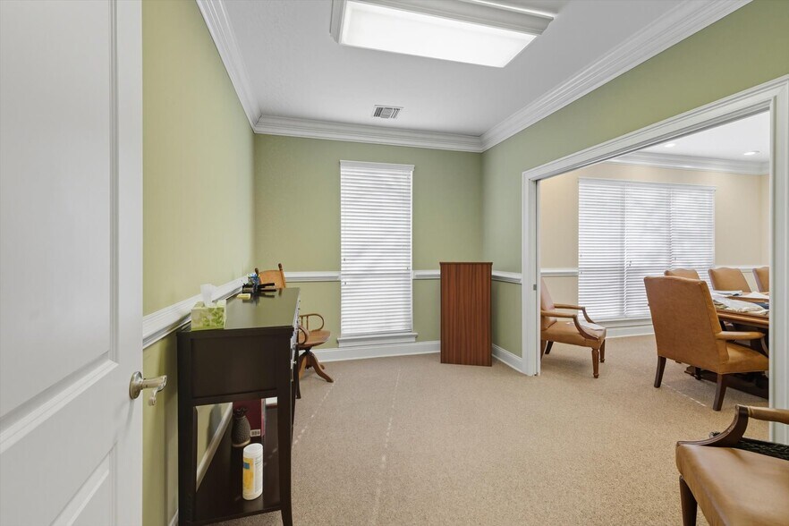 More Photos Of 2565 Barrington Cir, Tallahassee Office For Sale