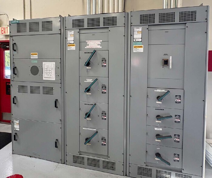 More Photos Of 5411 N Lagoon Ave, Portland Manufacturing For Lease