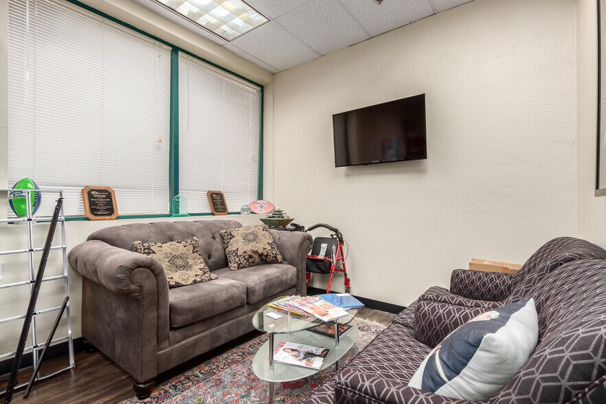 More Photos Of 4045 E Union Hills Dr, Phoenix Medical For Sale