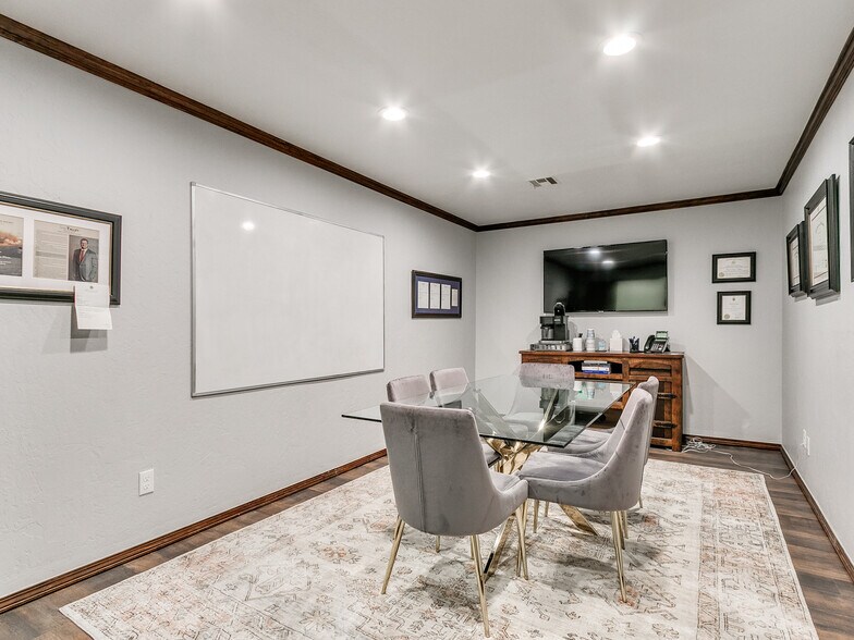 More Photos Of 219 E Main St, Norman Office For Sale