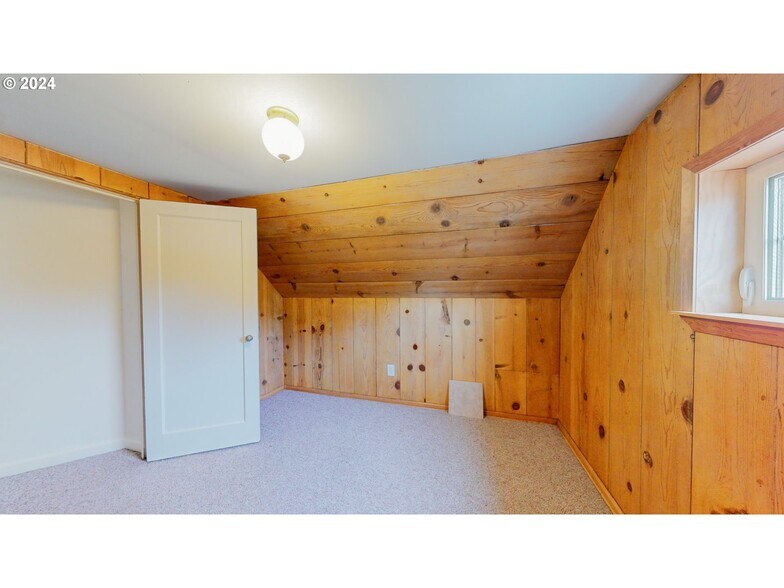 More Photos Of 905 Broadway St, Longview Specialty For Sale