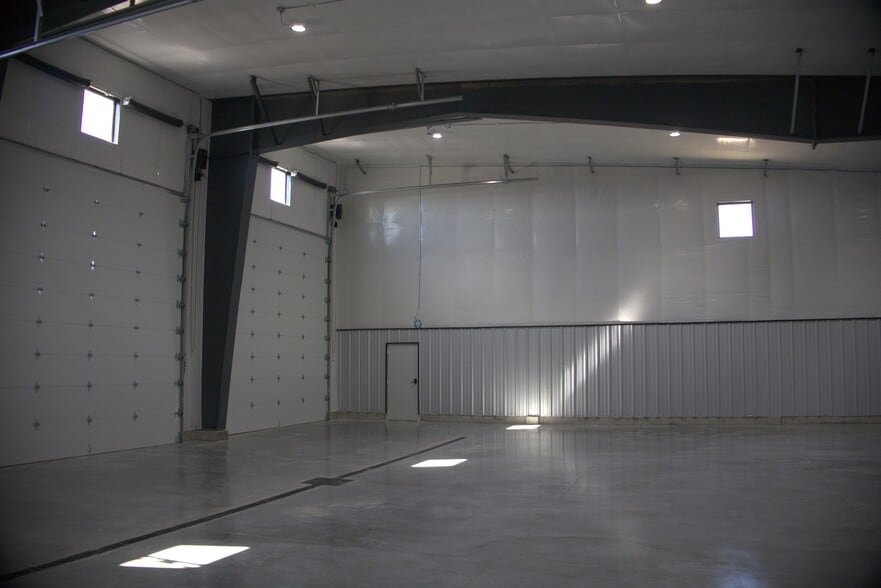 More Photos Of 162 Business Centre Cir, Driggs Warehouse For Lease