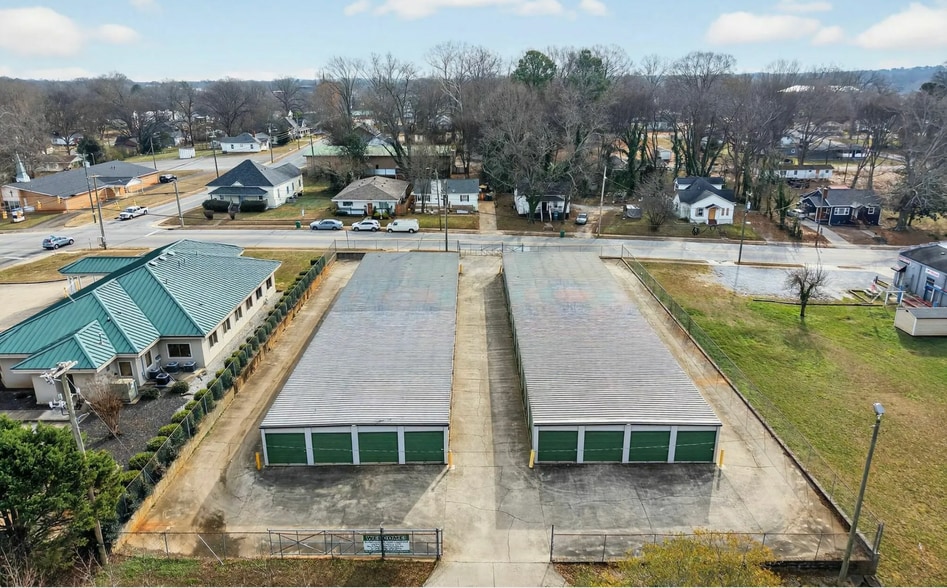 More Photos Of 939 N Logan St, Gaffney Self Storage For Sale