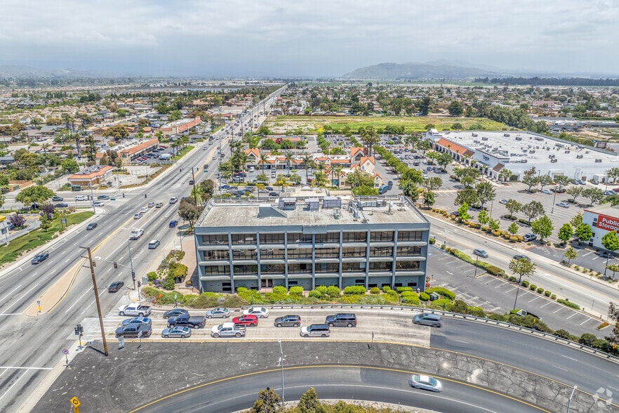 More Photos Of 2500 E Vineyard Ave, Oxnard Loft Creative Space For Sale