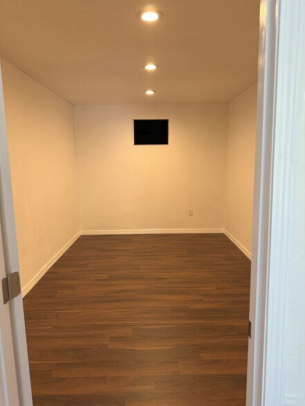 More Photos Of 3214-3218 Lenox Ave, Jacksonville Service For Lease