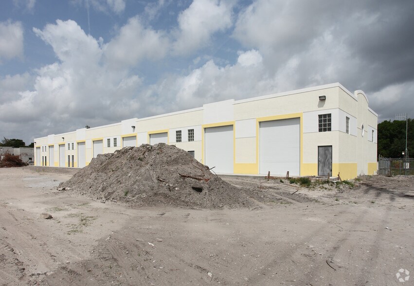 More Photos Of 2937 Ravenswood Rd, Fort Lauderdale Self Storage For Sale