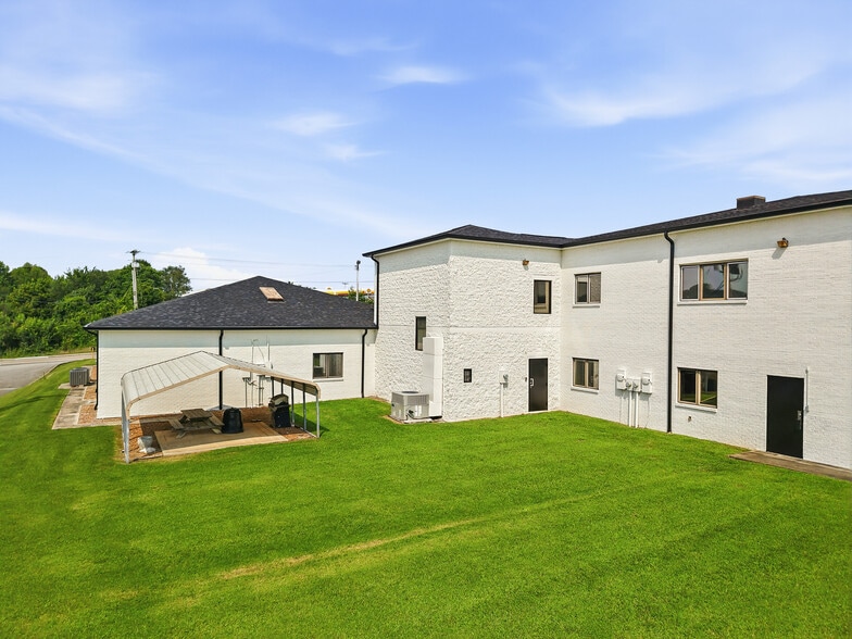 More Photos Of 1221 S Willow Ave, Cookeville Office Residential For Lease