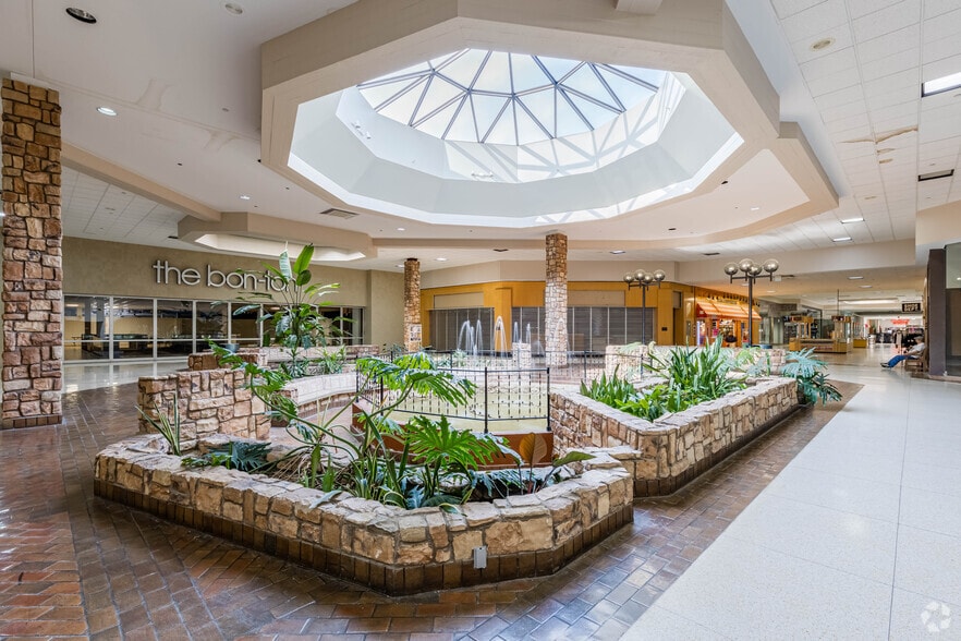 More Photos Of 6945 US Rte 322, Cranberry Department Store For Sale