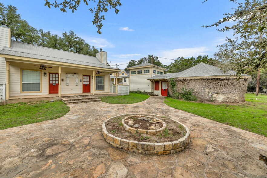 More Photos Of 251 Circle Dr, Wimberley Hospitality For Sale