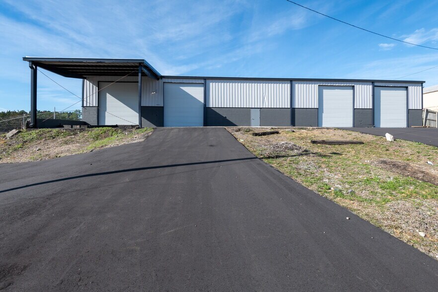 More Photos Of 3502 Moreland Ave, Conley Service For Lease