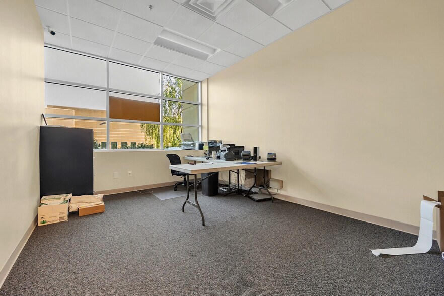 More Photos Of 23320 N 18th Dr, Phoenix Warehouse For Sale