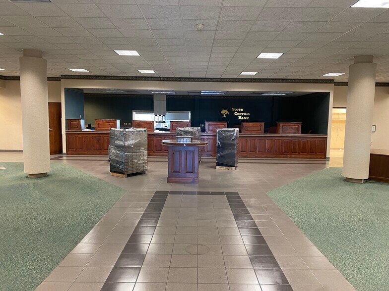More Photos Of 300 Southtown Blvd, Owensboro Office For Lease