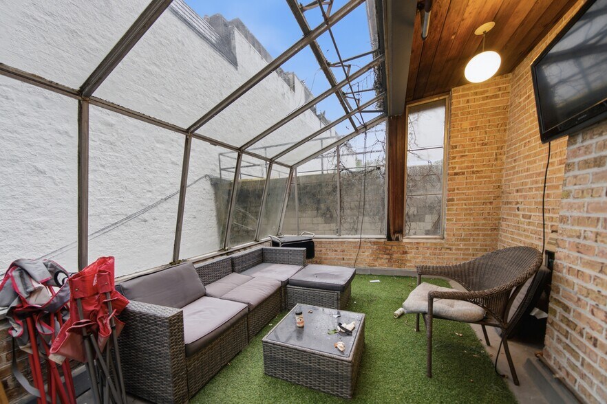 More Photos Of 1628-1630 N Wells St, Chicago Apartments For Sale