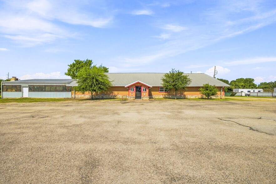 Primary Photo Of 2869 S Highway 144, Glen Rose Specialty For Sale