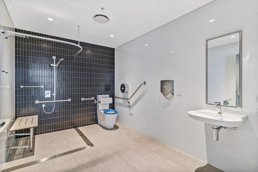 More Photos Of 30-32 Beaconsfield St, Alexandria Showroom For Lease