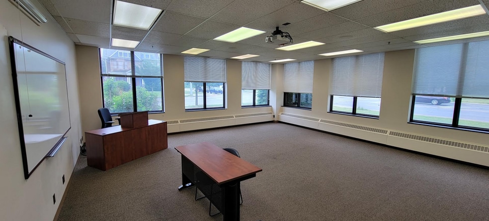 More Photos Of 1030 E Jefferson Blvd, South Bend Medical For Sale