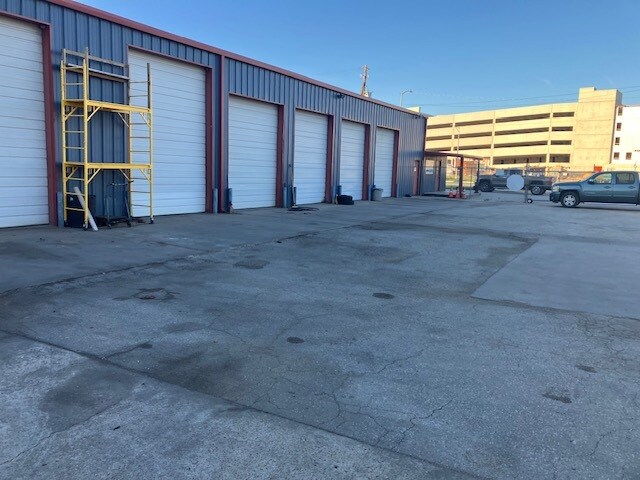 More Photos Of 5225 Cesar Chavez St E, Austin Industrial For Sale